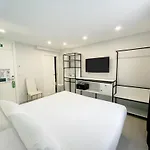 Four 무히아