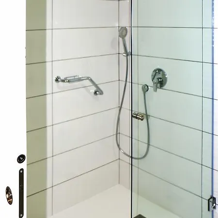 Casa de hóspedes Four 4*